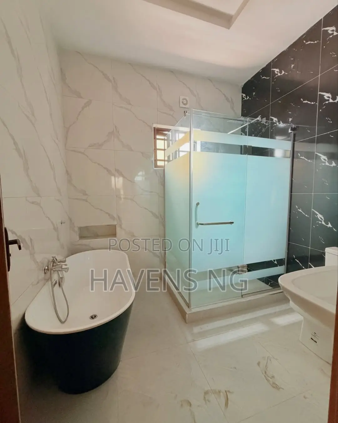 5bdrm Duplex in Adeniyi Jones for sale in Adeniyi Jones