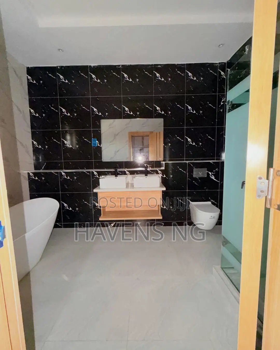 5bdrm Duplex in Adeniyi Jones for sale in Adeniyi Jones
