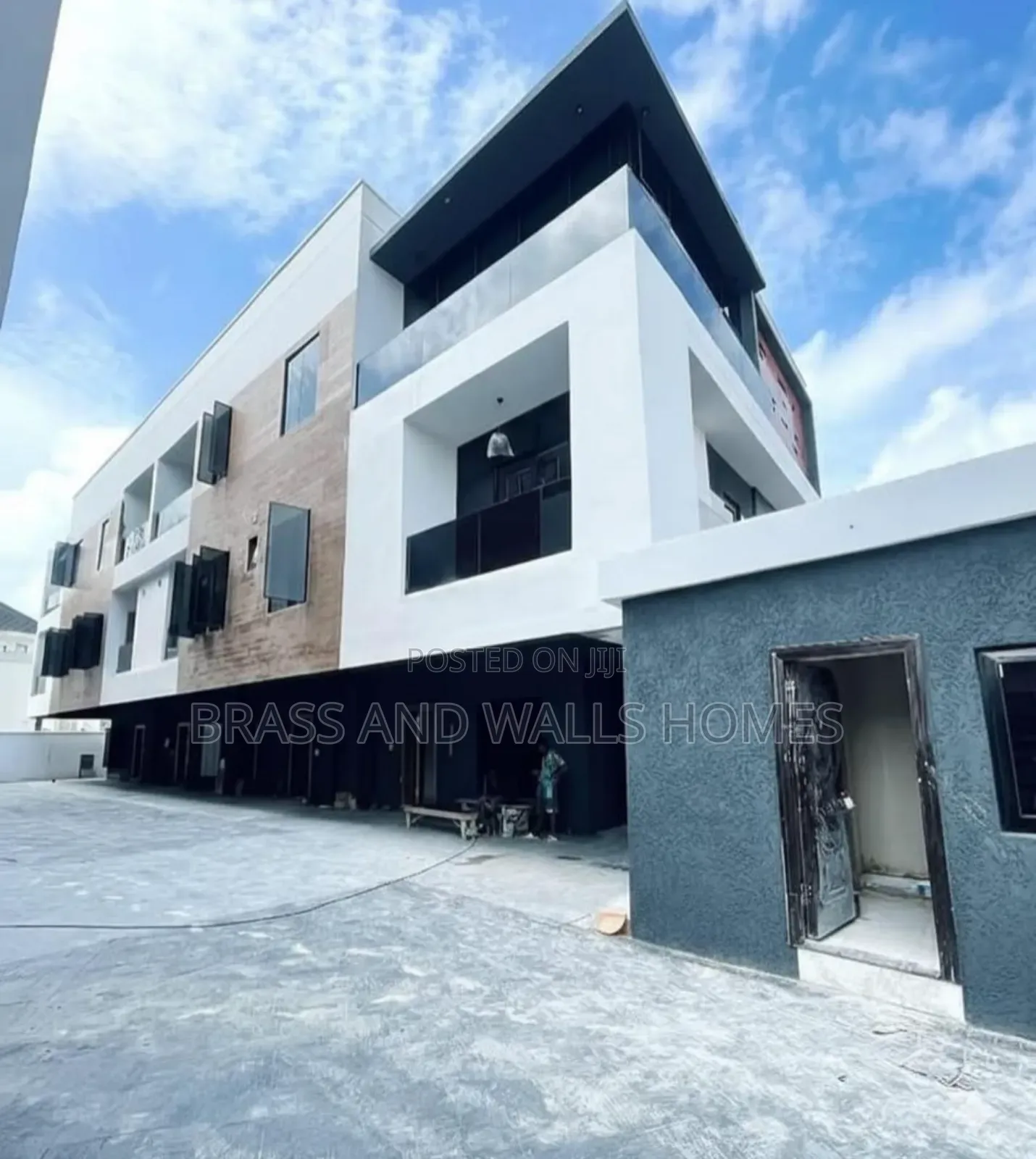 Furnished 4bdrm Duplex in Lekki Phase 1 for sale in Lekki Phase 1