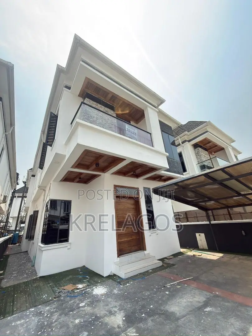 4bdrm Duplex in Ikota for rent in Ikota