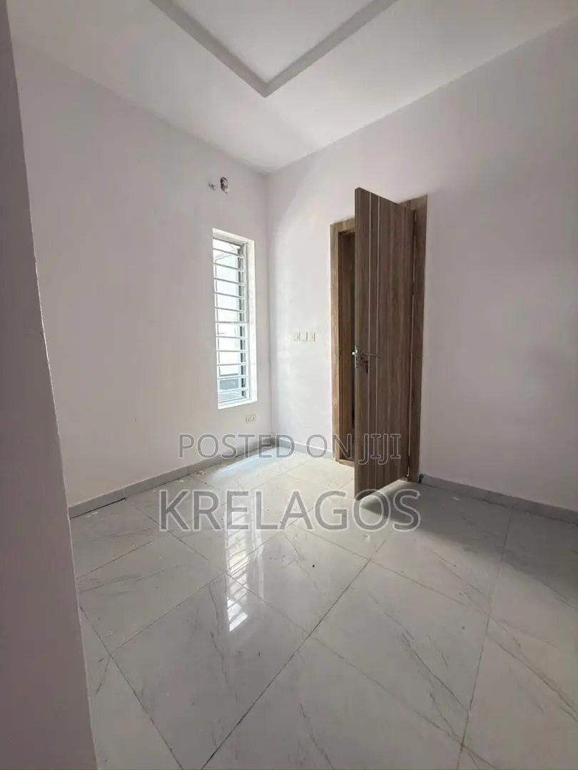4bdrm Duplex in Ikota for rent in Ikota