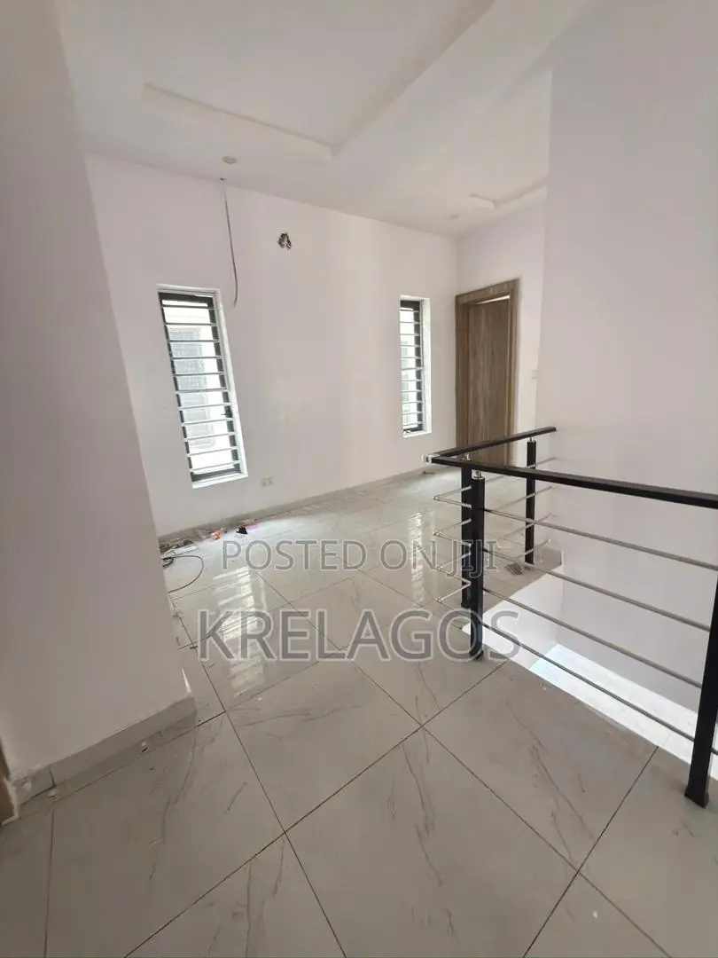 4bdrm Duplex in Ikota for rent in Ikota