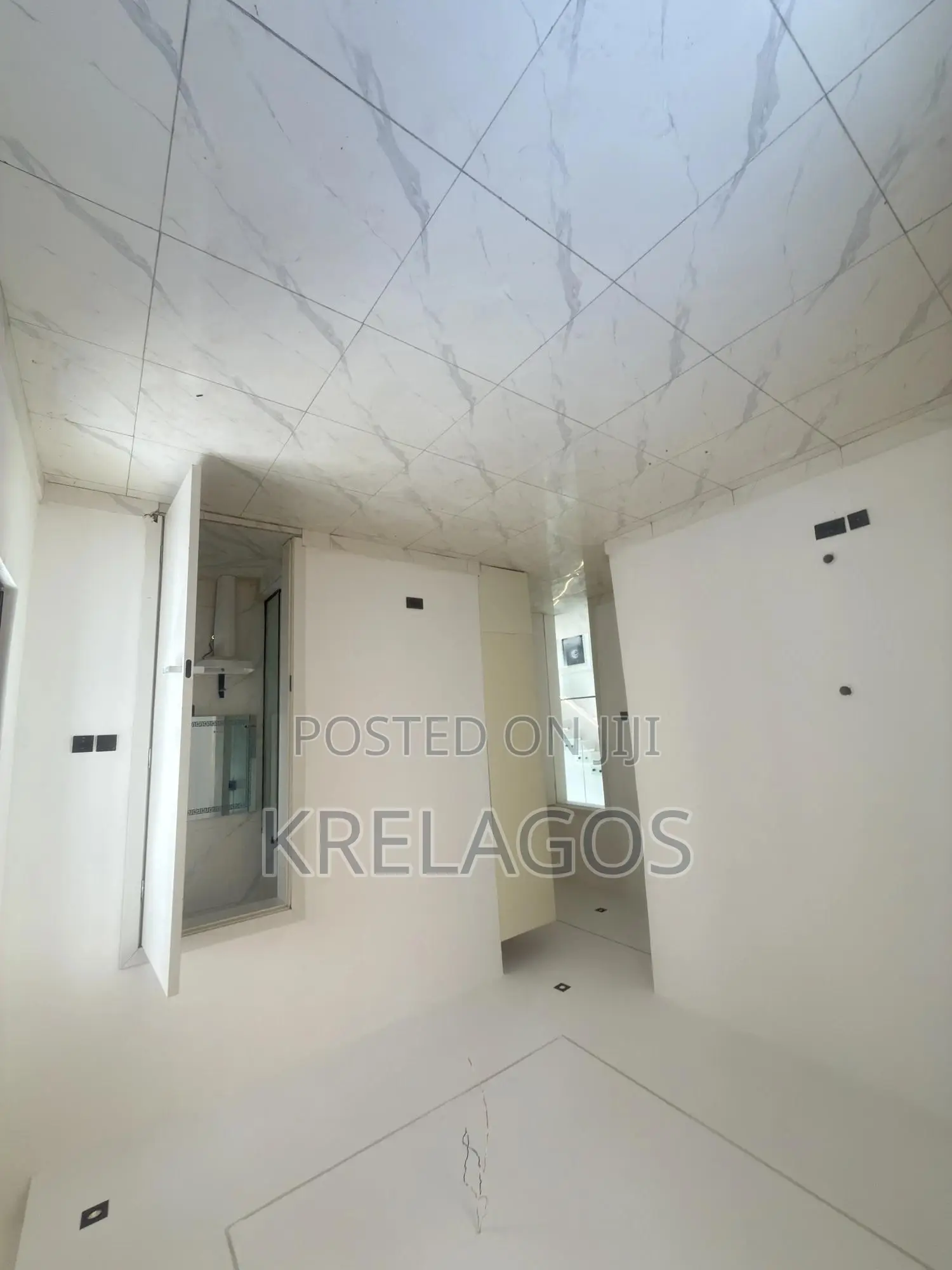 5bdrm Duplex in Ikota for sale in Ikota