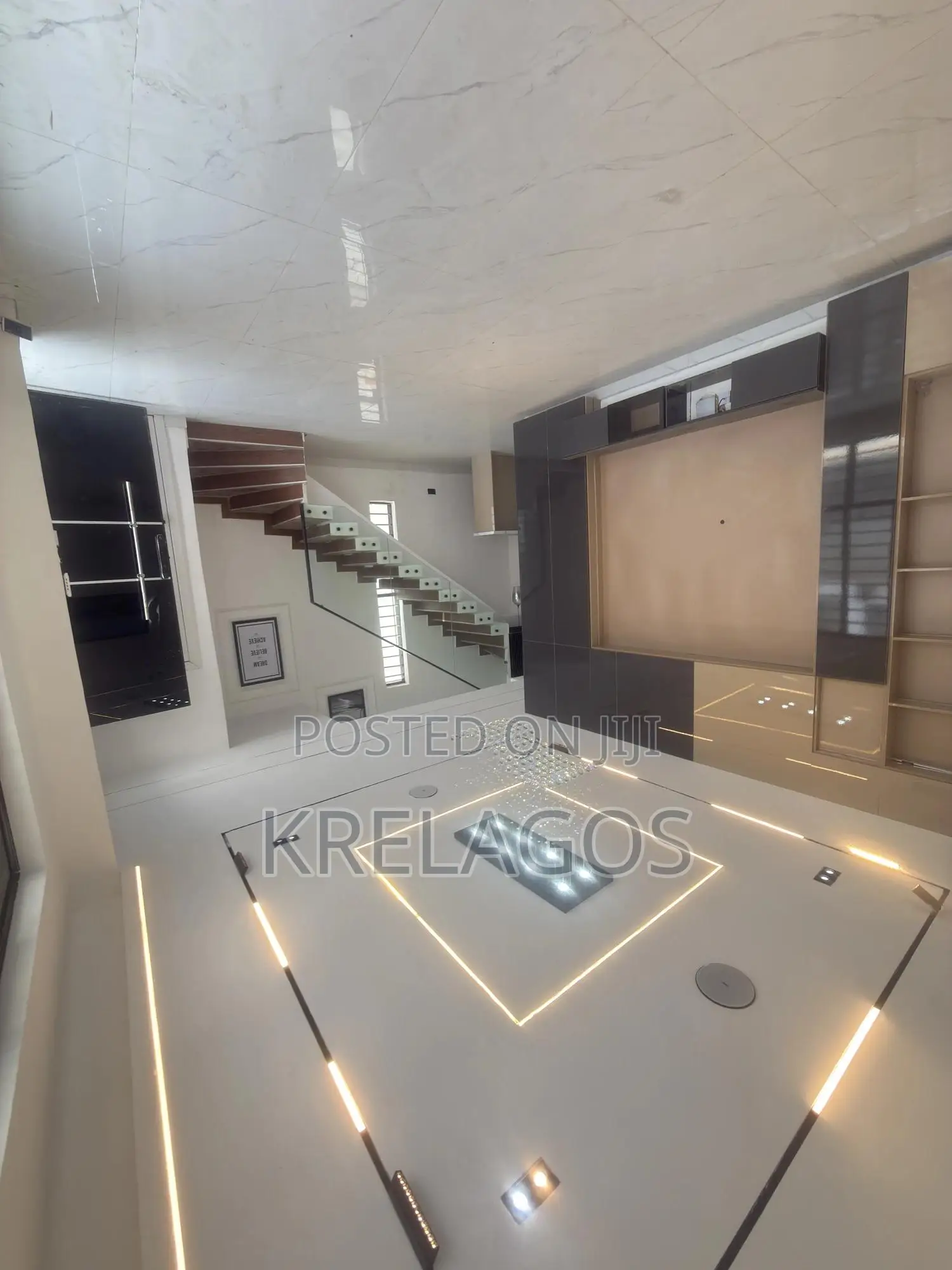 5bdrm Duplex in Ikota for sale in Ikota