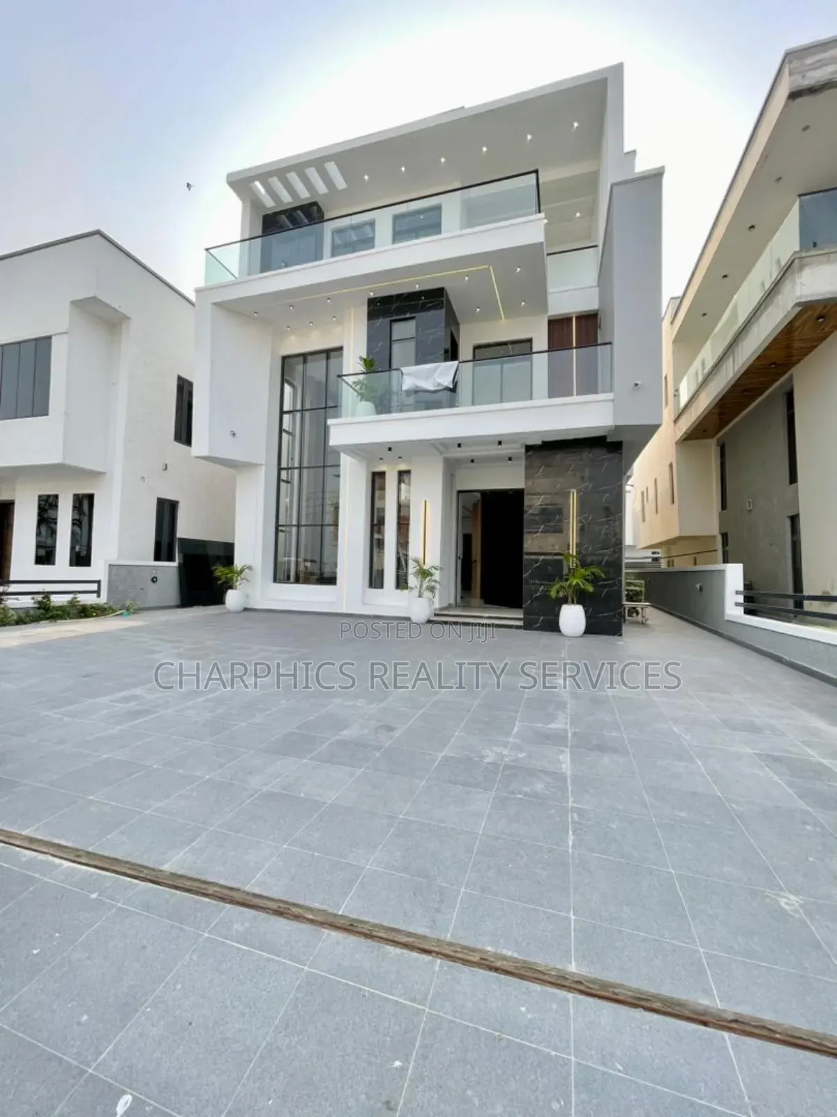 5bdrm Duplex in Lekki for sale in Lekki