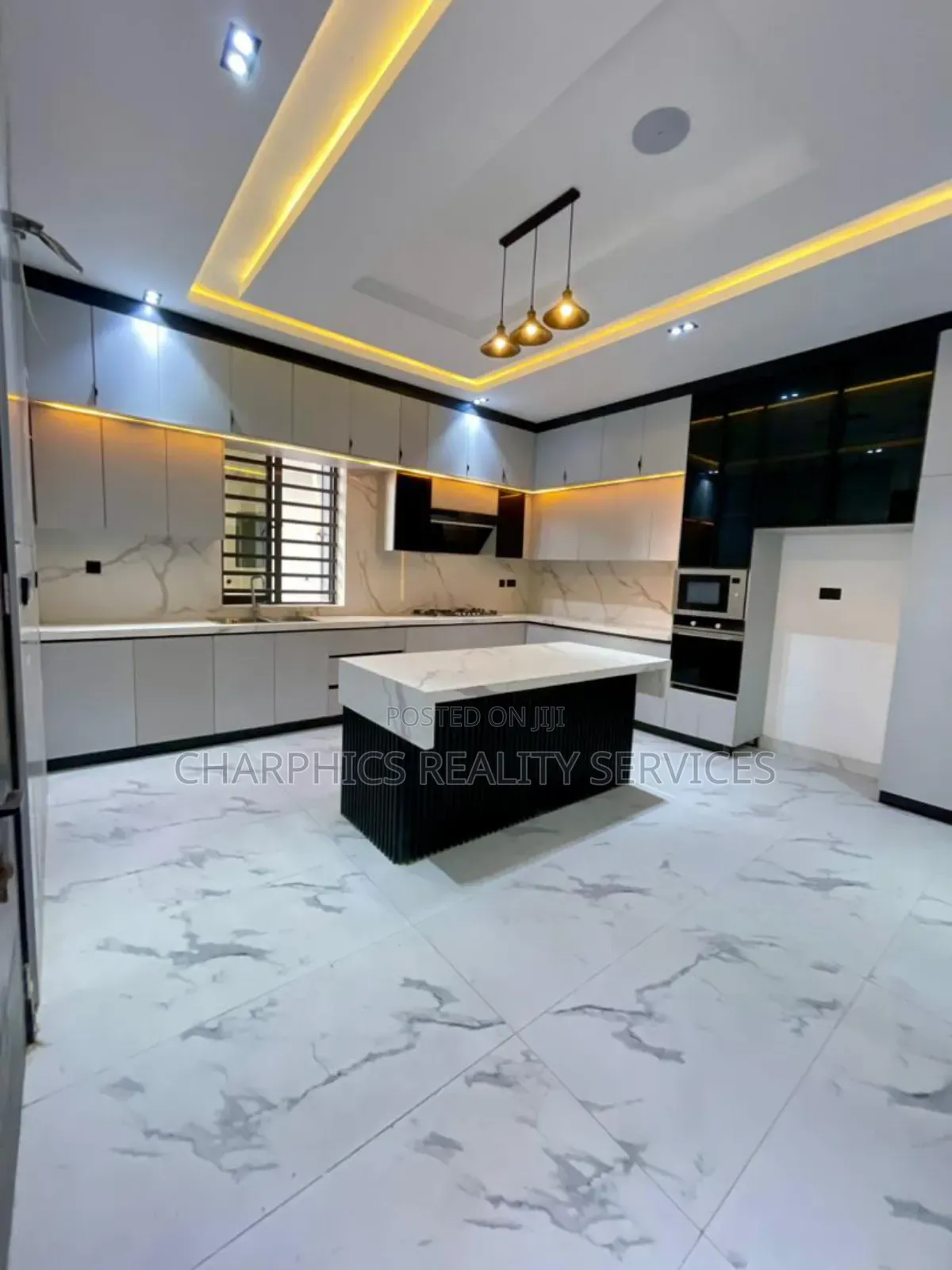 5bdrm Duplex in Lekki for sale in Lekki