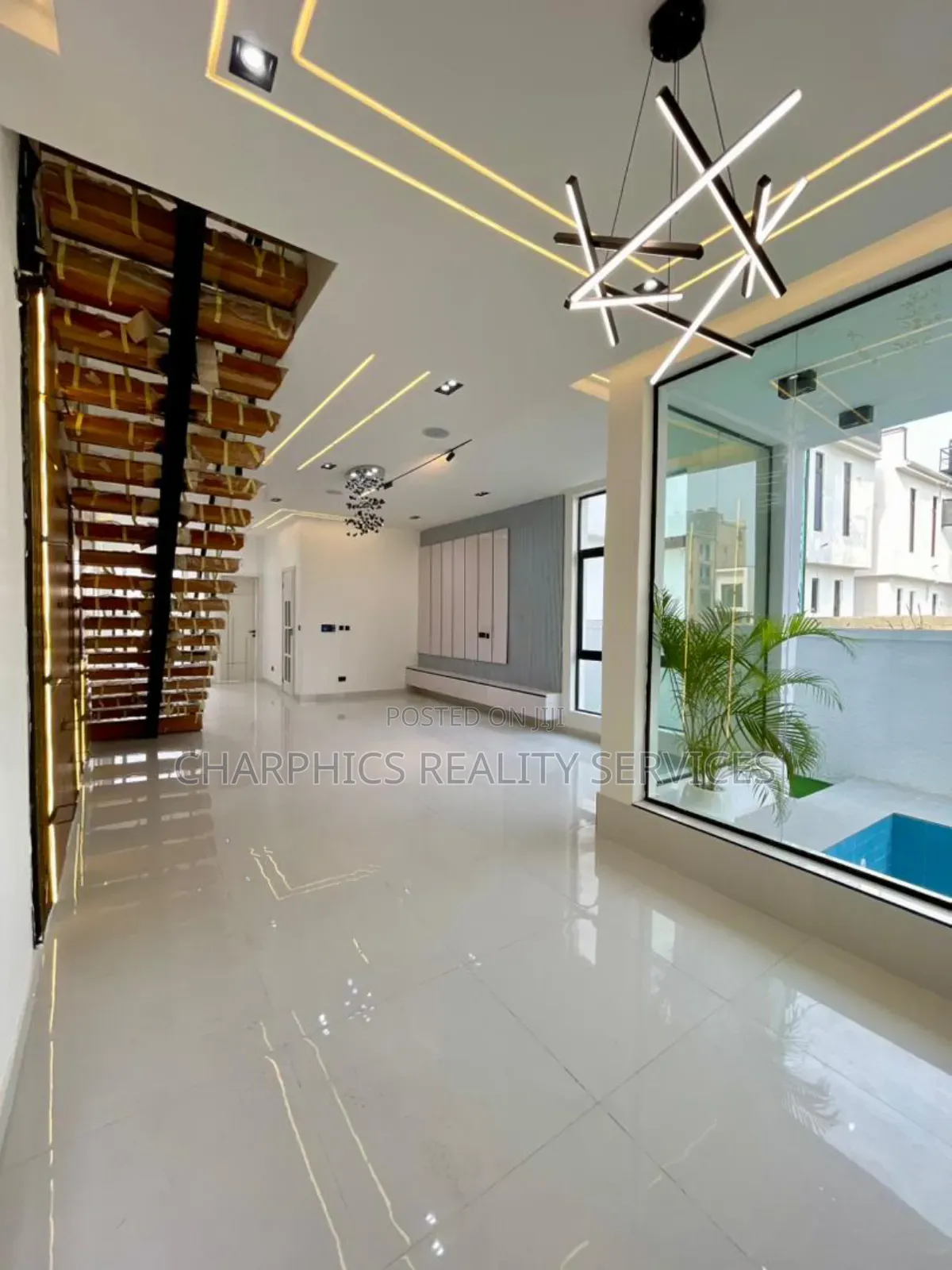 5bdrm Duplex in Ikota for sale in Ikota
