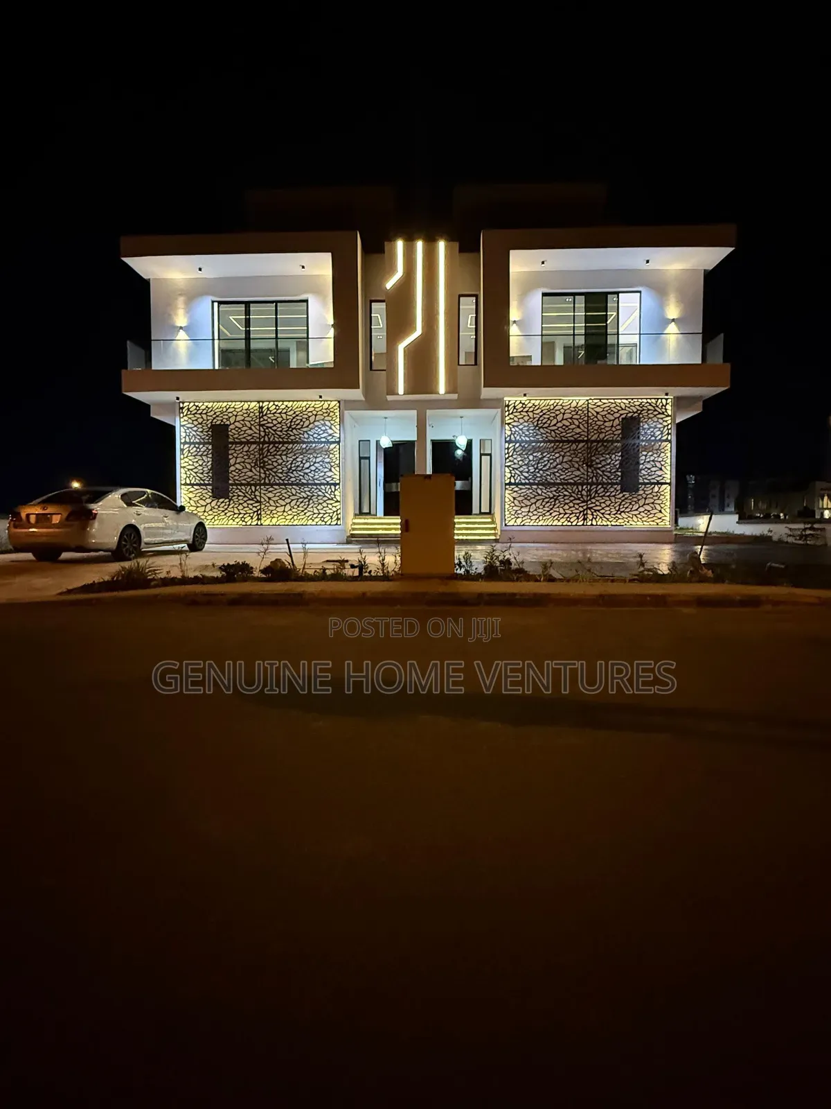 5bdrm Duplex in Cowrie Creek, Ikate for sale in Ikate