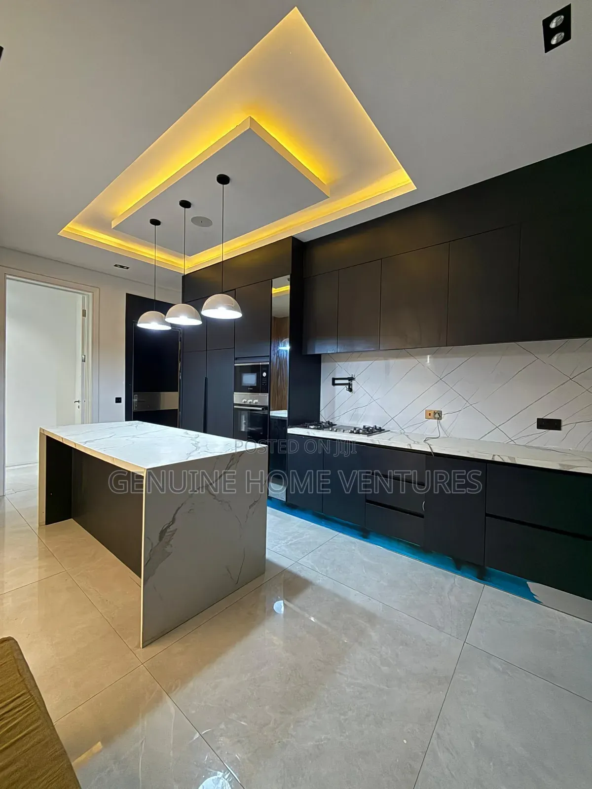5bdrm Duplex in Cowrie Creek, Ikate for sale in Ikate