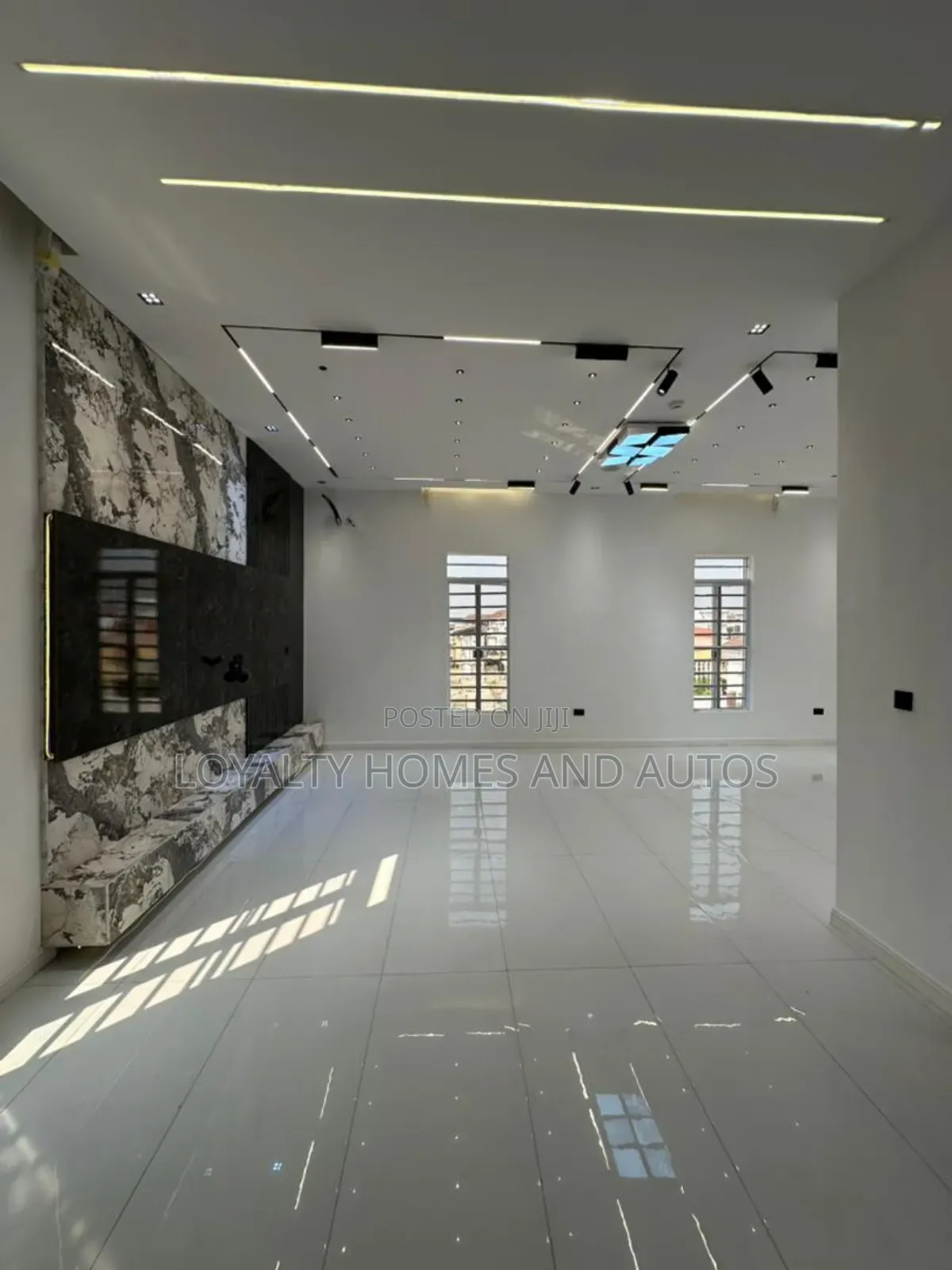 5bdrm Duplex in Lekki Phase 1 for sale in Lekki Phase 1