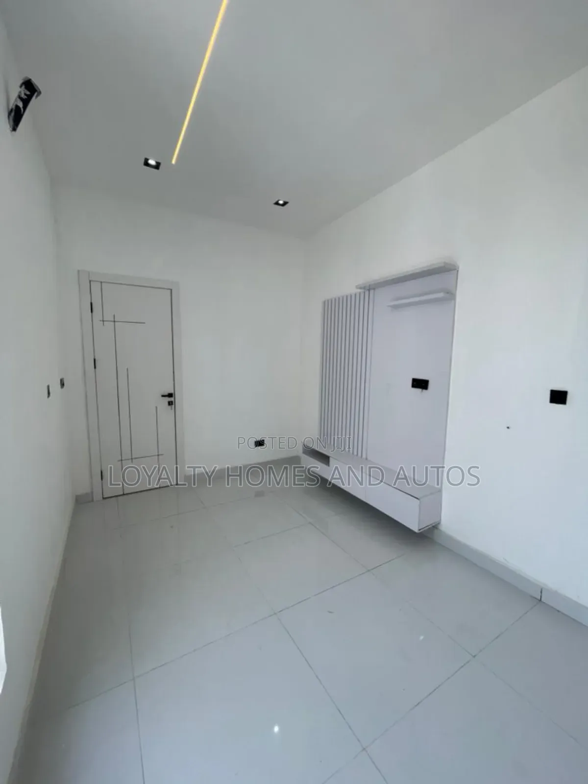 5bdrm Duplex in Ikota for sale in Ikota