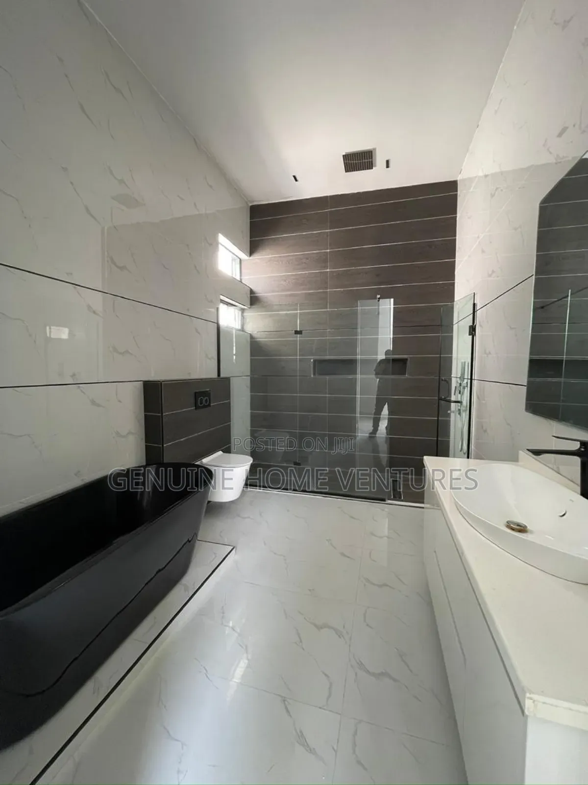 5bdrm Duplex in Lekki County Ikota for sale in Ikota