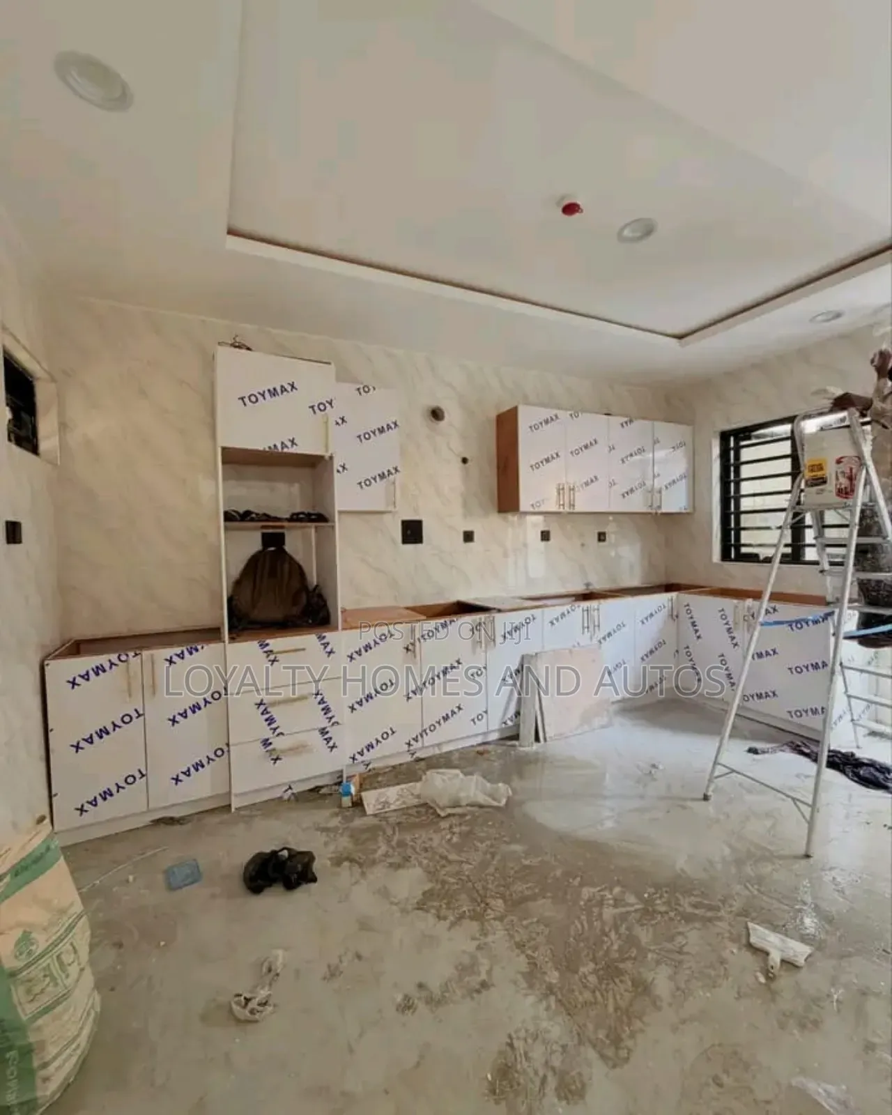 4bdrm Duplex in Omole Phase 2 for sale in Omole Phase 2