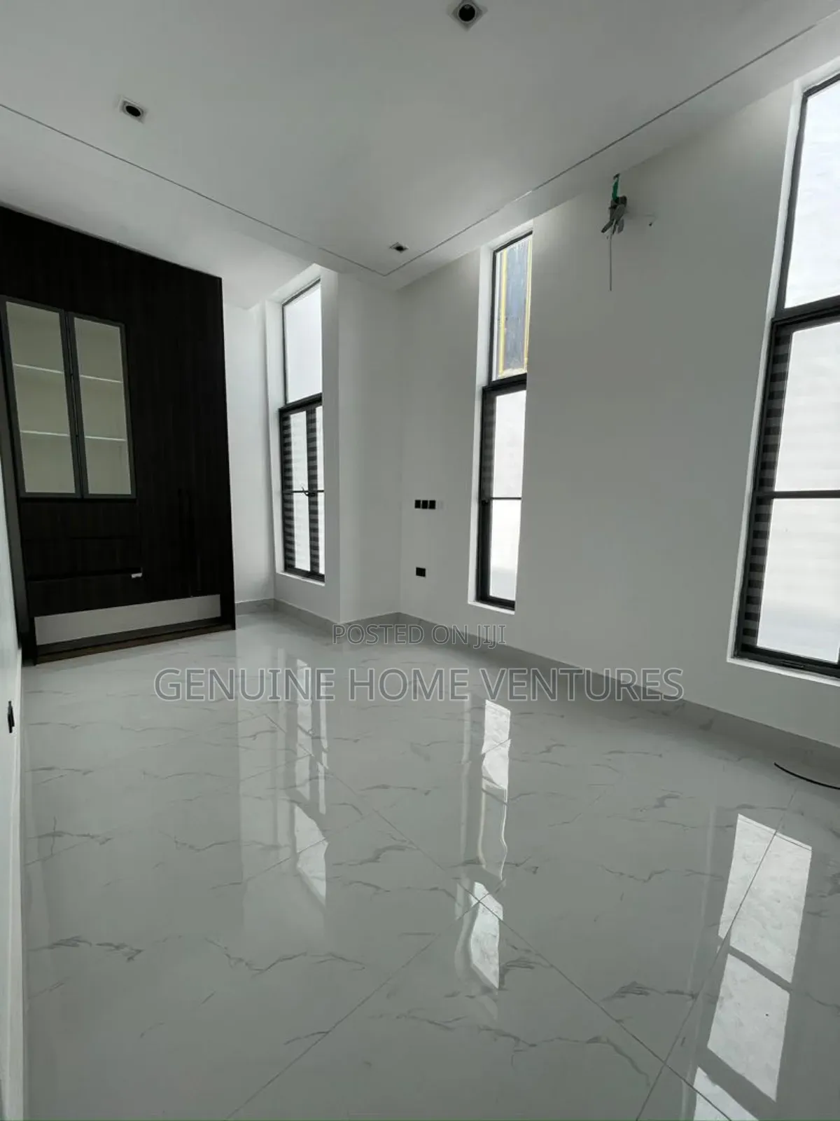 5bdrm Duplex in Lekki County Ikota for sale in Ikota
