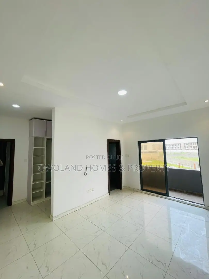 3bdrm Block of Flats in Lekki Phase 1 for rent in Lekki Phase 1