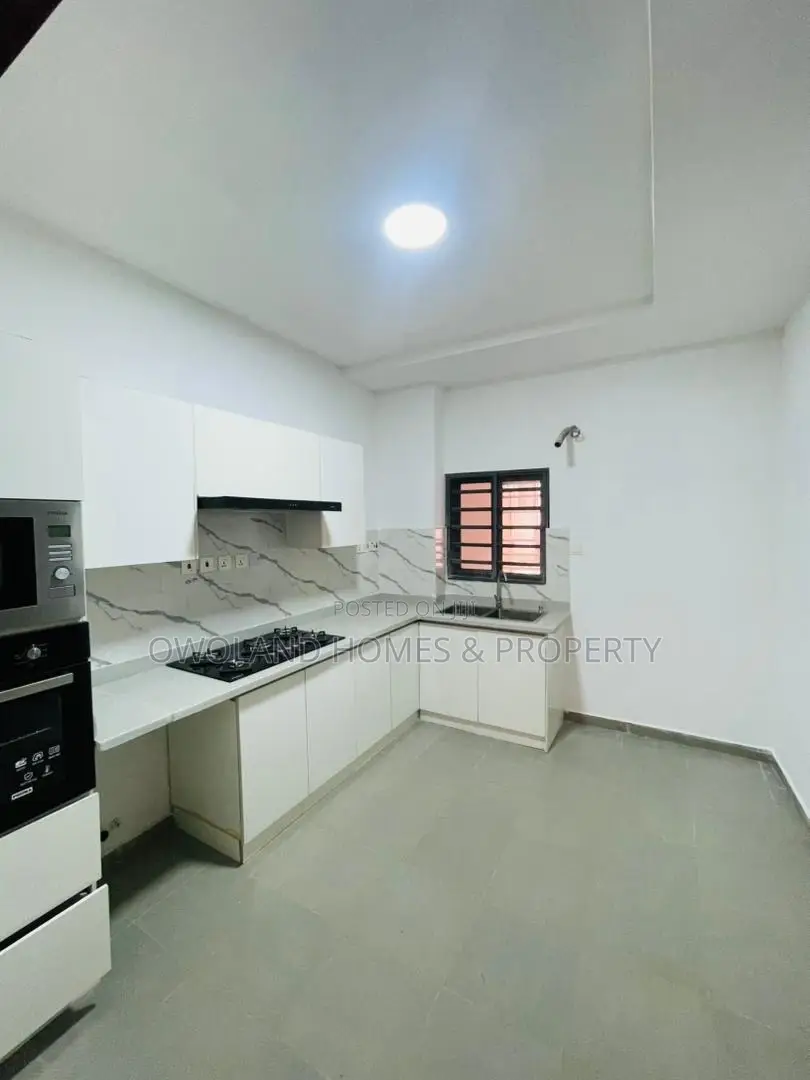 3bdrm Block of Flats in Lekki Phase 1 for rent in Lekki Phase 1