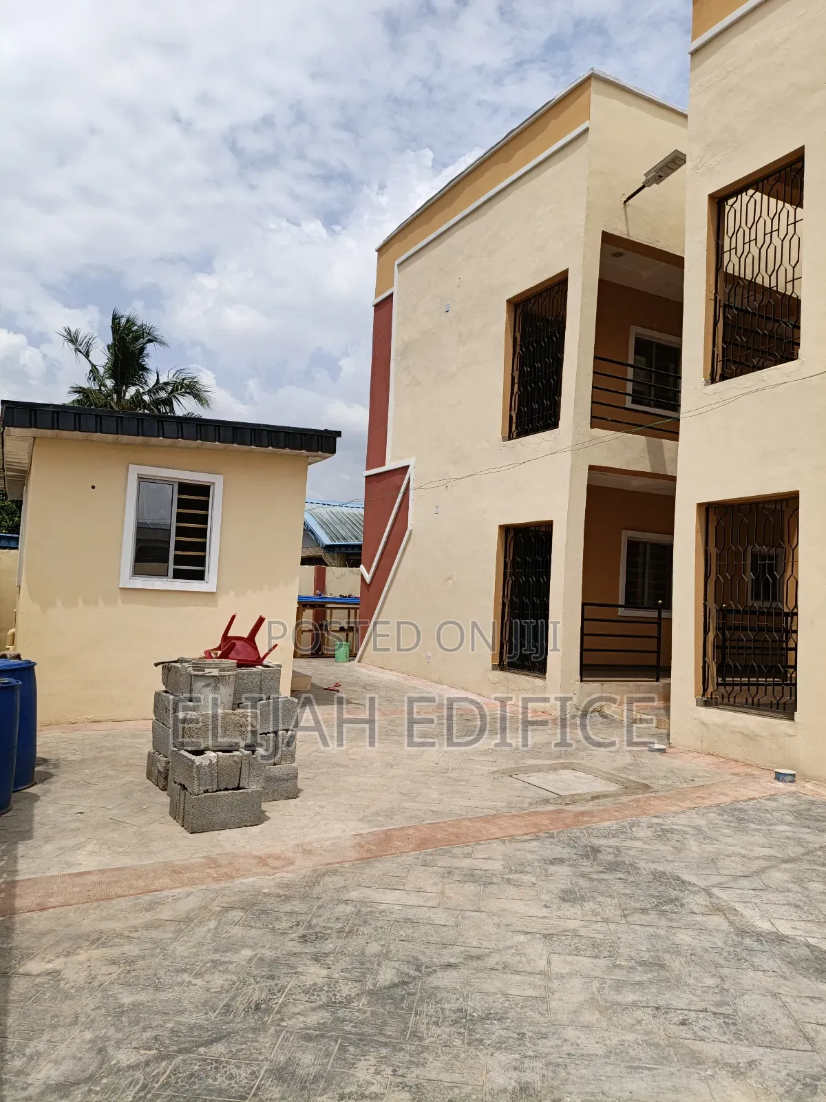 Furnished Studio Apartment in Ayonusi, Ikorodu Garage for rent in Ikorodu Garage