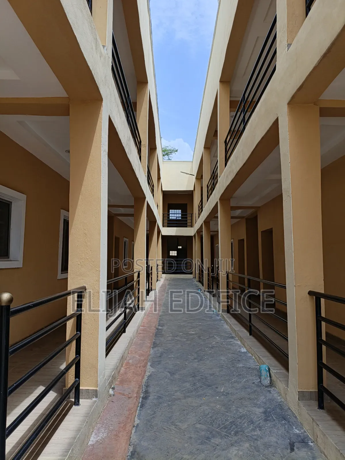 Furnished Studio Apartment in Ayonusi, Ikorodu Garage for rent in Ikorodu Garage