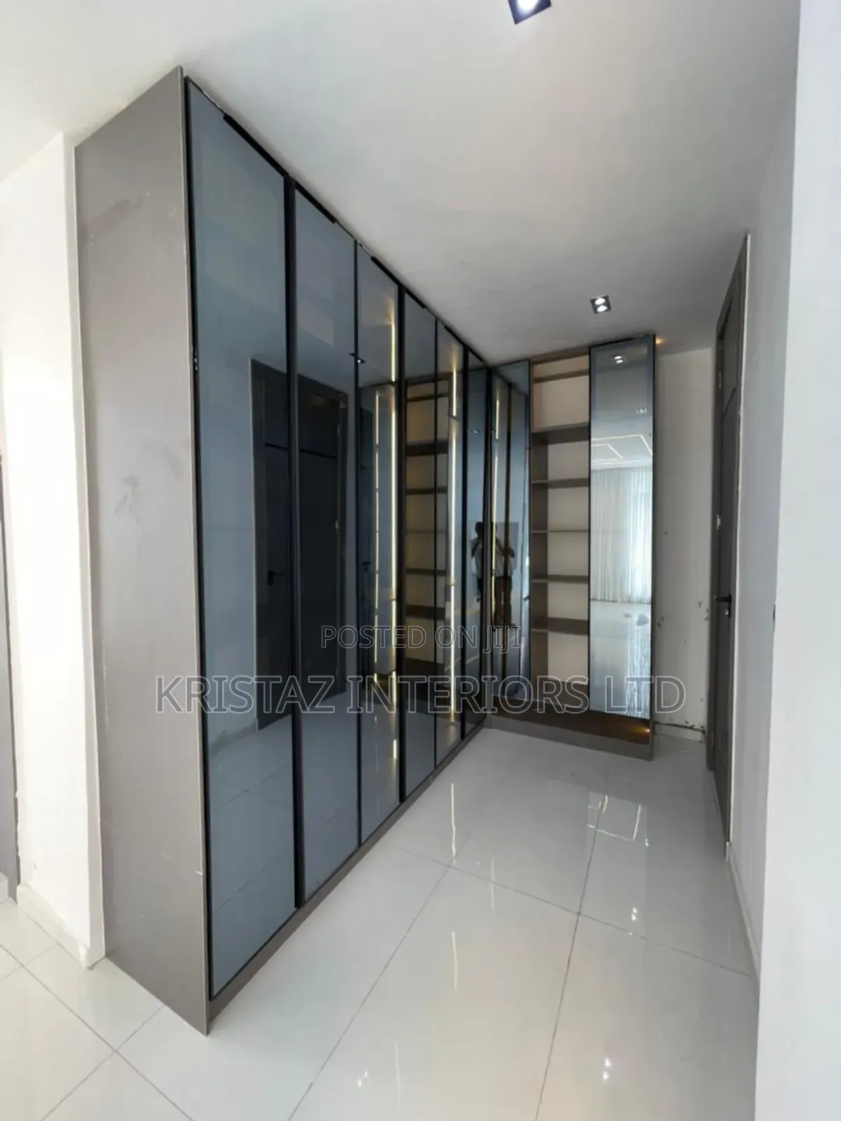 5bdrm Duplex in Chevron for sale in Chevron