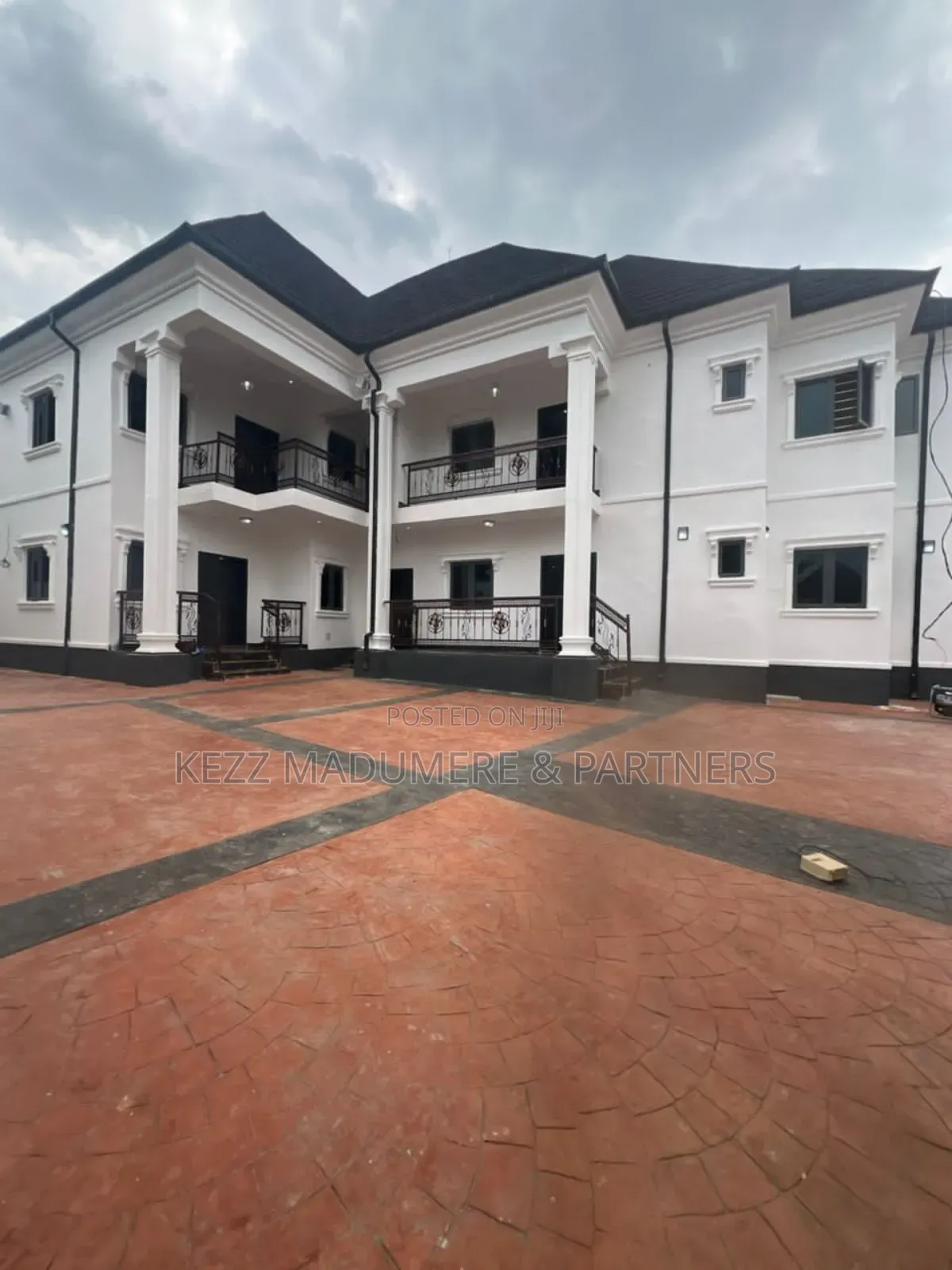 4bdrm Block of Flats in Heartland Court for sale in Owerri