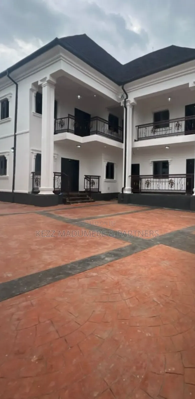 4bdrm Block of Flats in Heartland Court for sale in Owerri