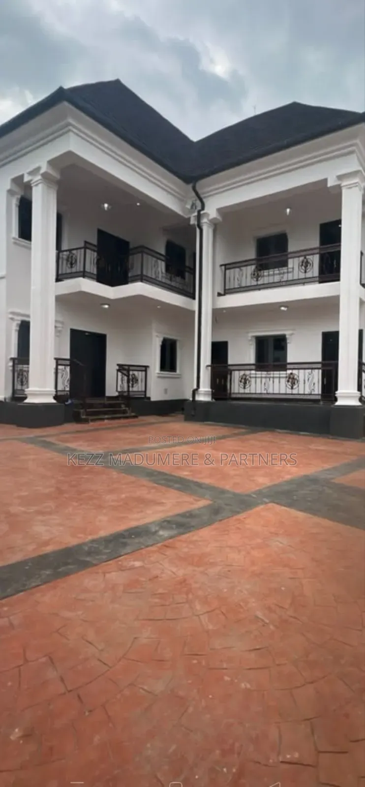 4bdrm Block of Flats in Heartland Court for sale in Owerri