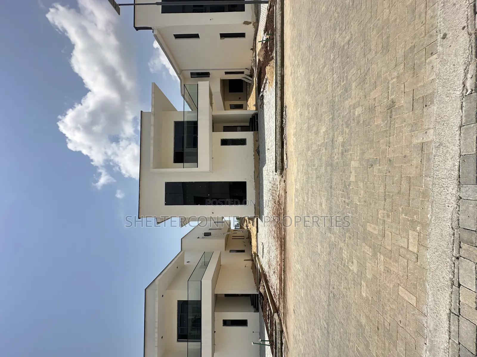 5bdrm Duplex in Lekki Phase 1 for sale in Lekki Phase 1