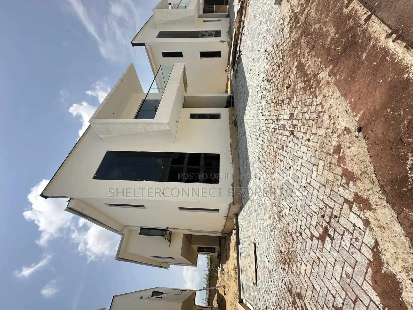 5bdrm Duplex in Lekki Phase 1 for sale in Lekki Phase 1
