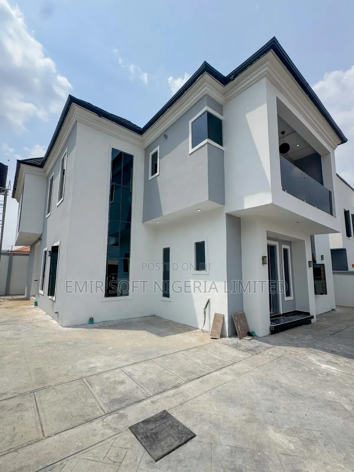 4bdrm Duplex in Oluyole Estate for sale in Oluyole Estate