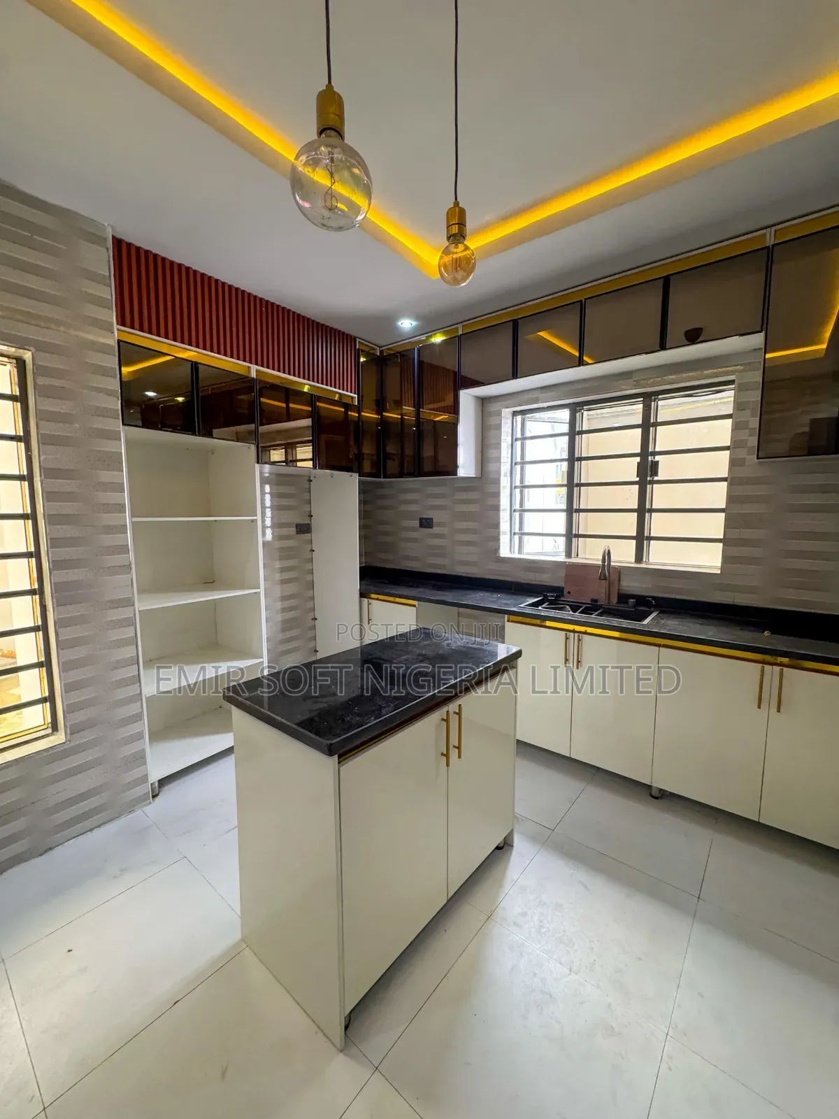 4bdrm Duplex in Oluyole Estate for sale in Oluyole Estate