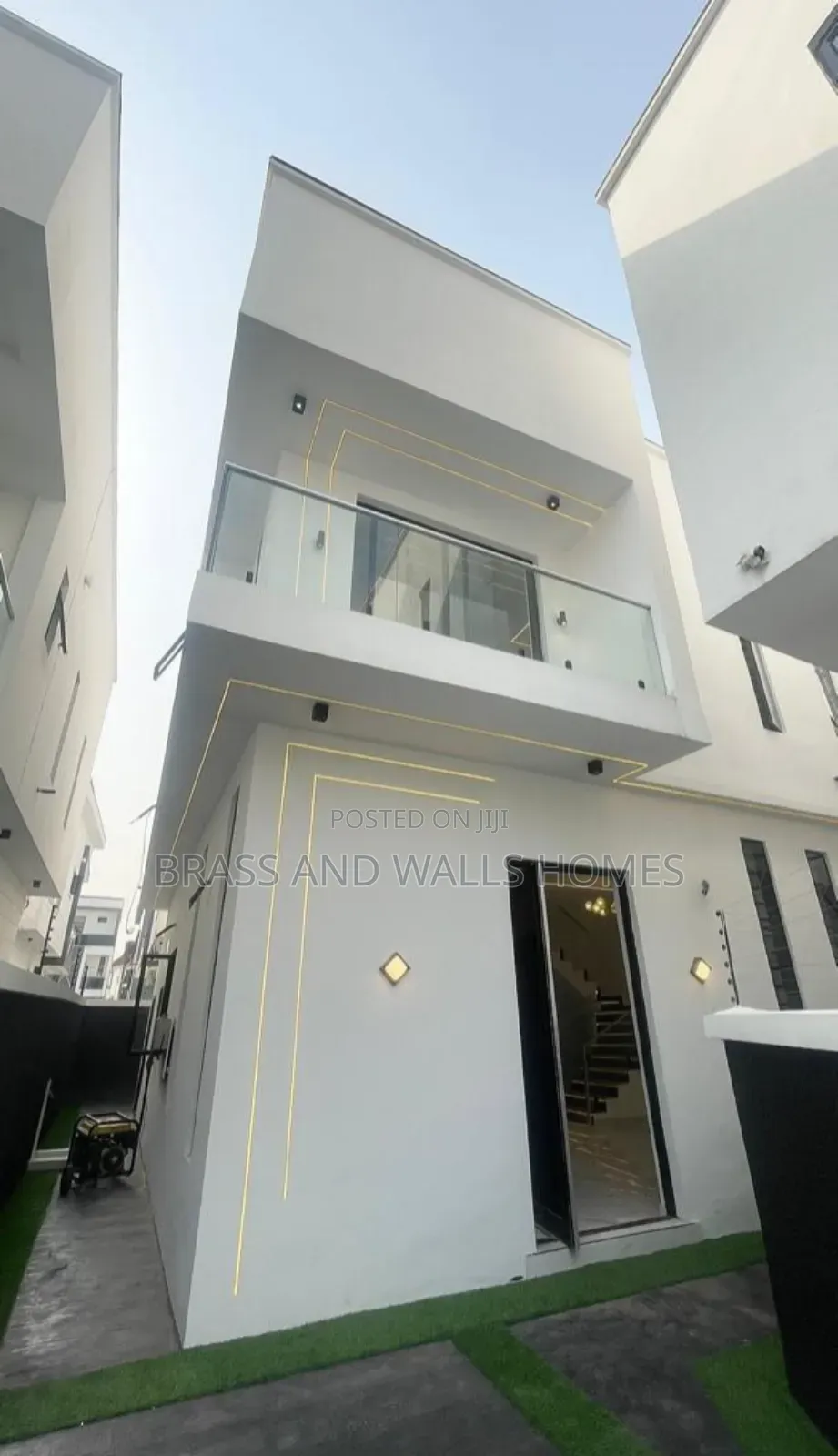Furnished 4bdrm Duplex in Chevron for sale in Chevron