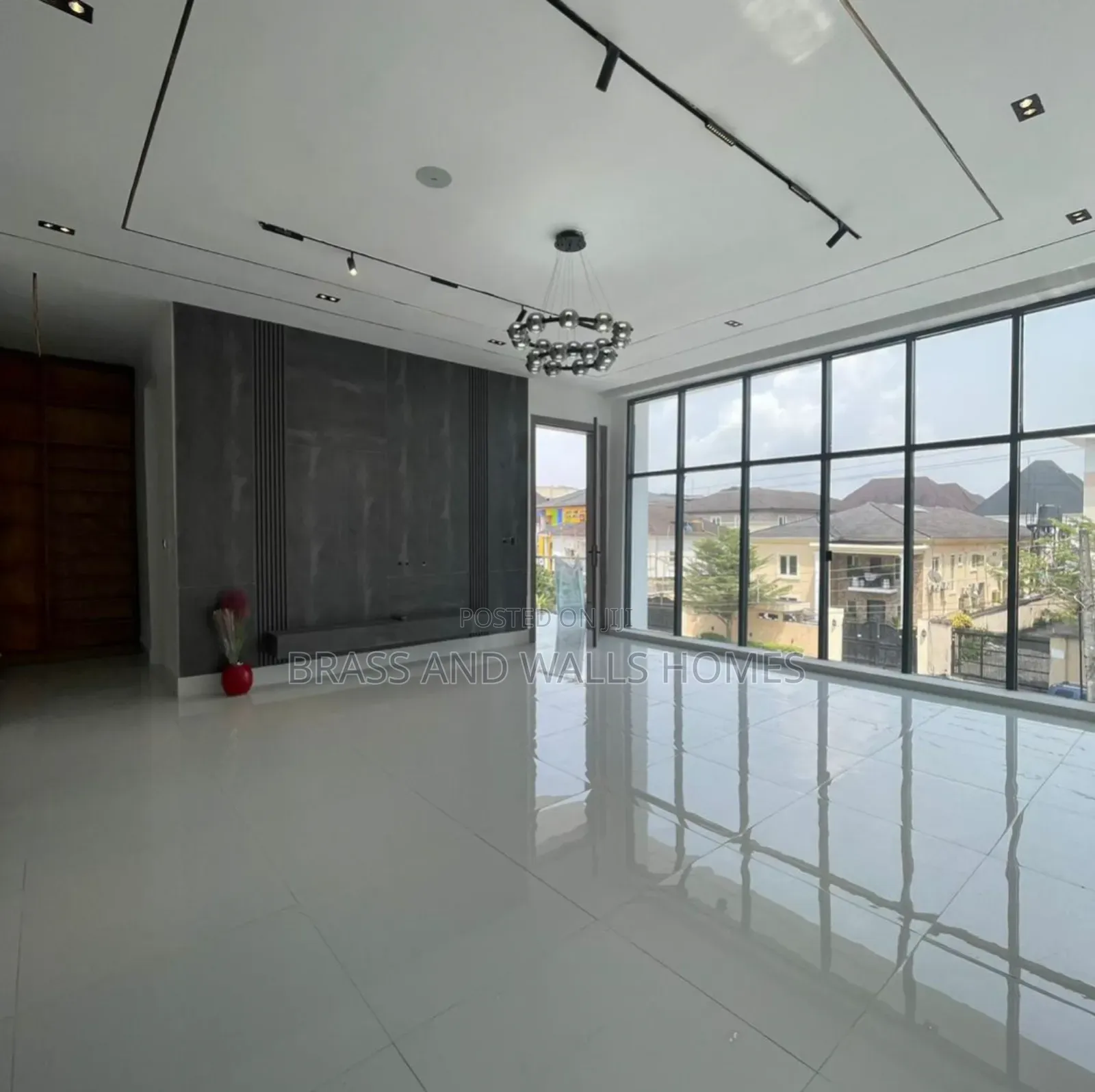 Furnished 4bdrm Duplex in Chevron for sale in Chevron