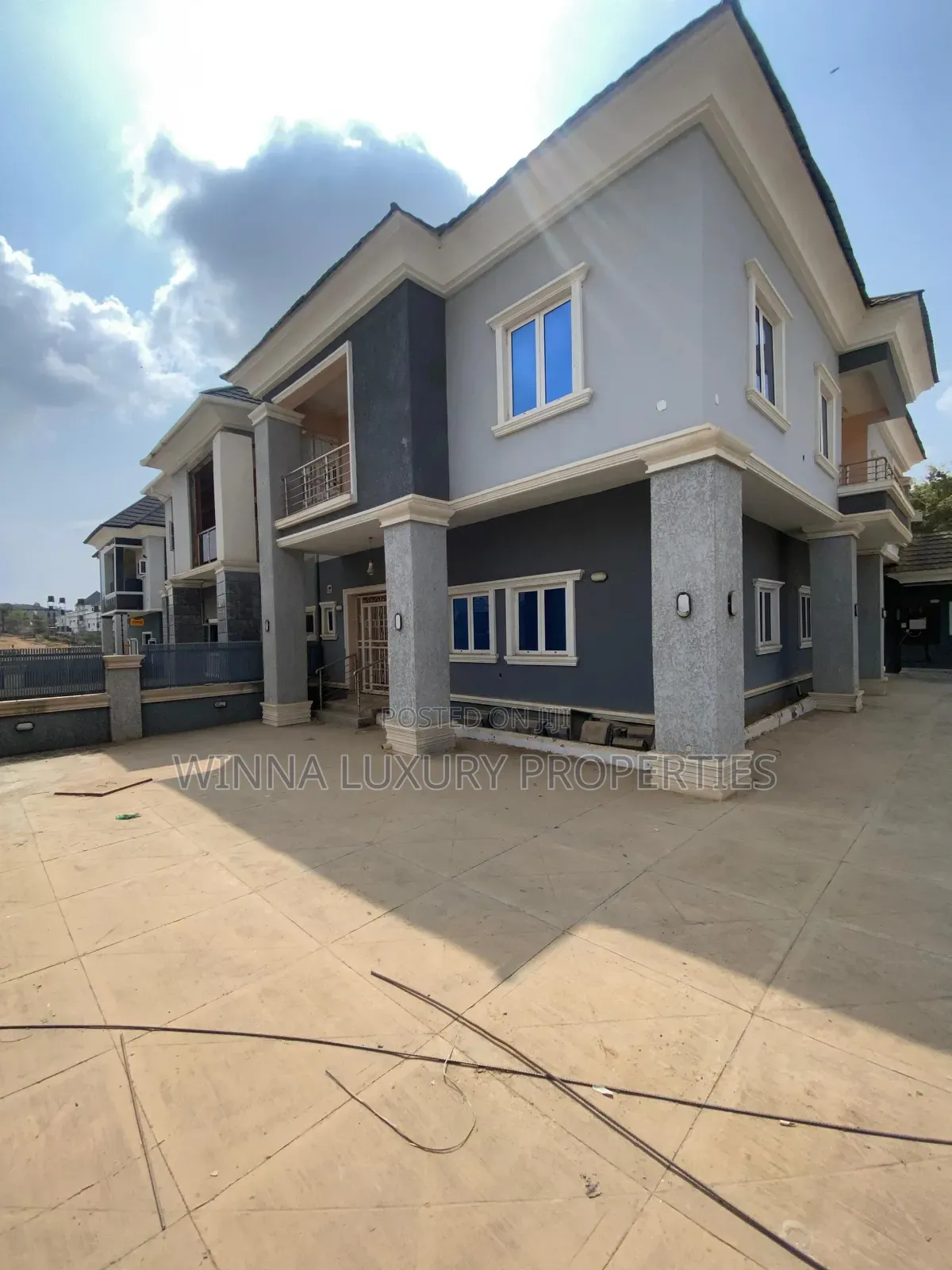 3bdrm Duplex in Gold City, Lugbe District for rent in Lugbe District