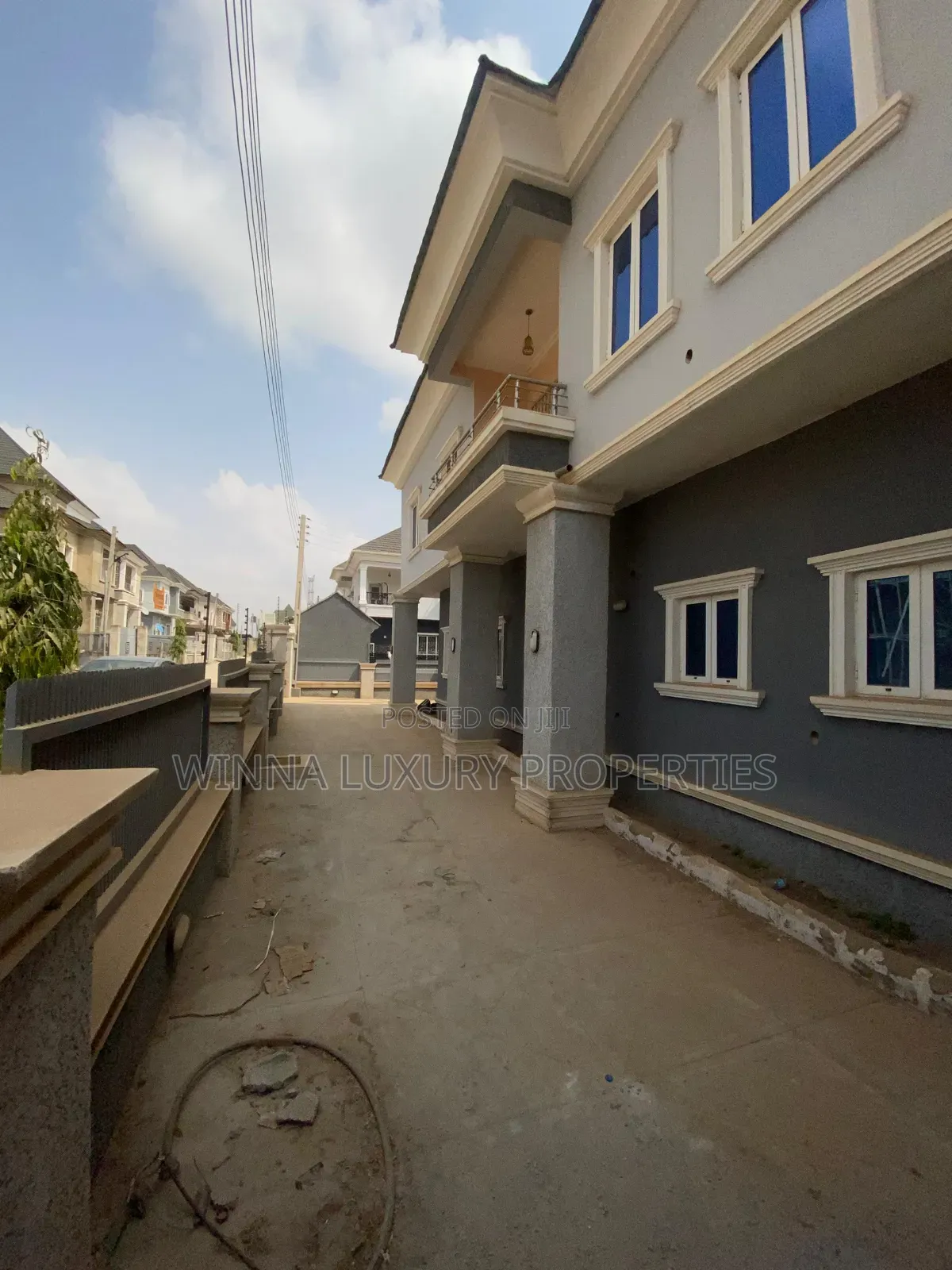3bdrm Duplex in Gold City, Lugbe District for rent in Lugbe District