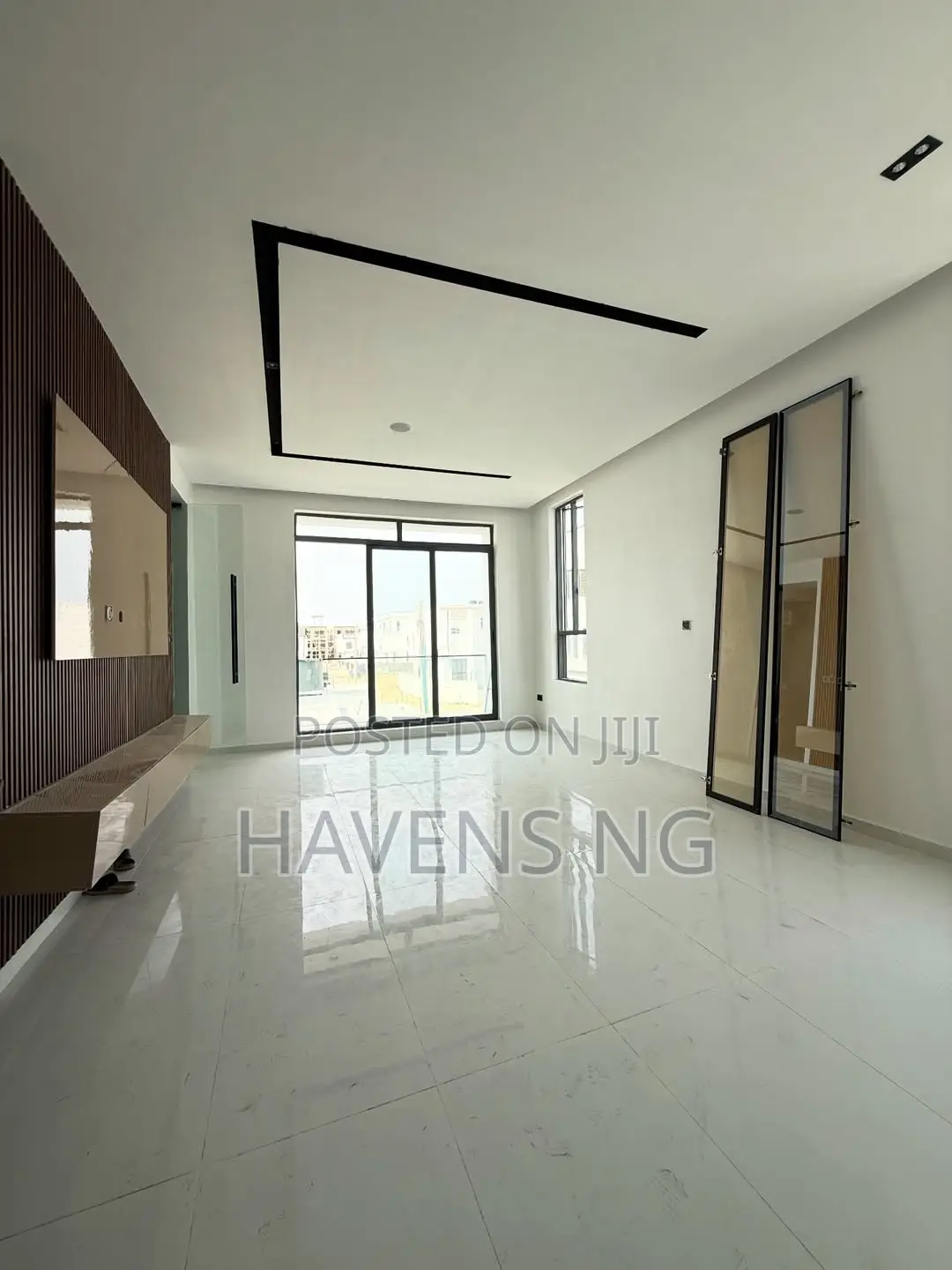 4bdrm Duplex in Chevron for sale in Chevron