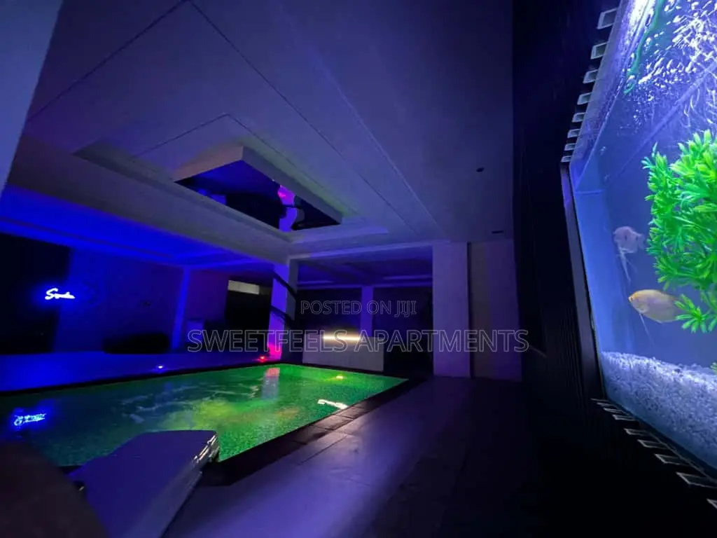 Luxury 1 Bedroom Shortlet Apartment. in Chevron