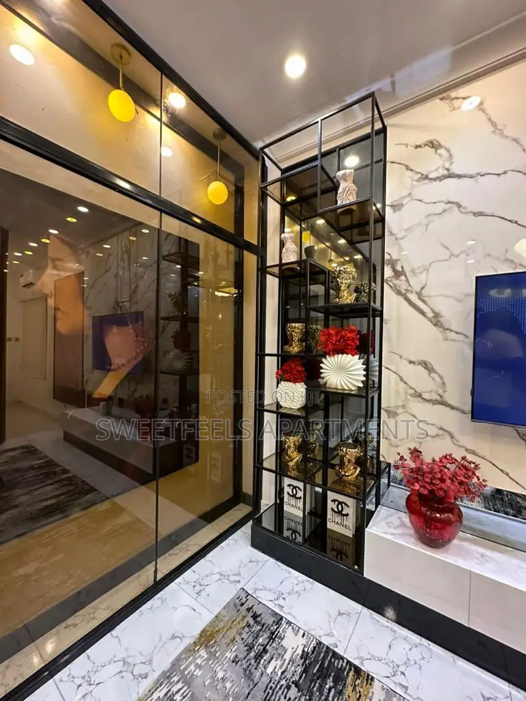 Lovely One Bedroom in Lekki Phase 1 With Ps5 in Lekki Phase 1