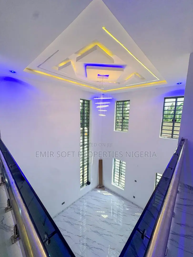 4bdrm Duplex in Zoe, Oluyole Estate for sale in Oluyole Estate