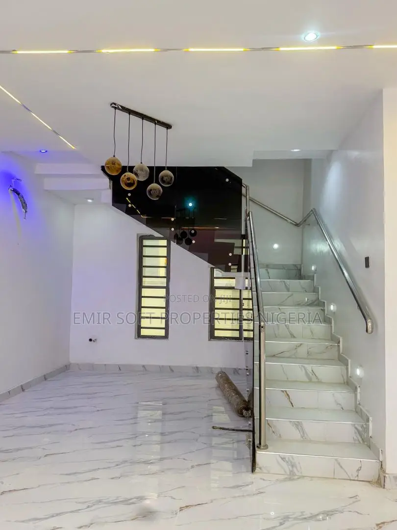 4bdrm Duplex in Zoe, Oluyole Estate for sale in Oluyole Estate