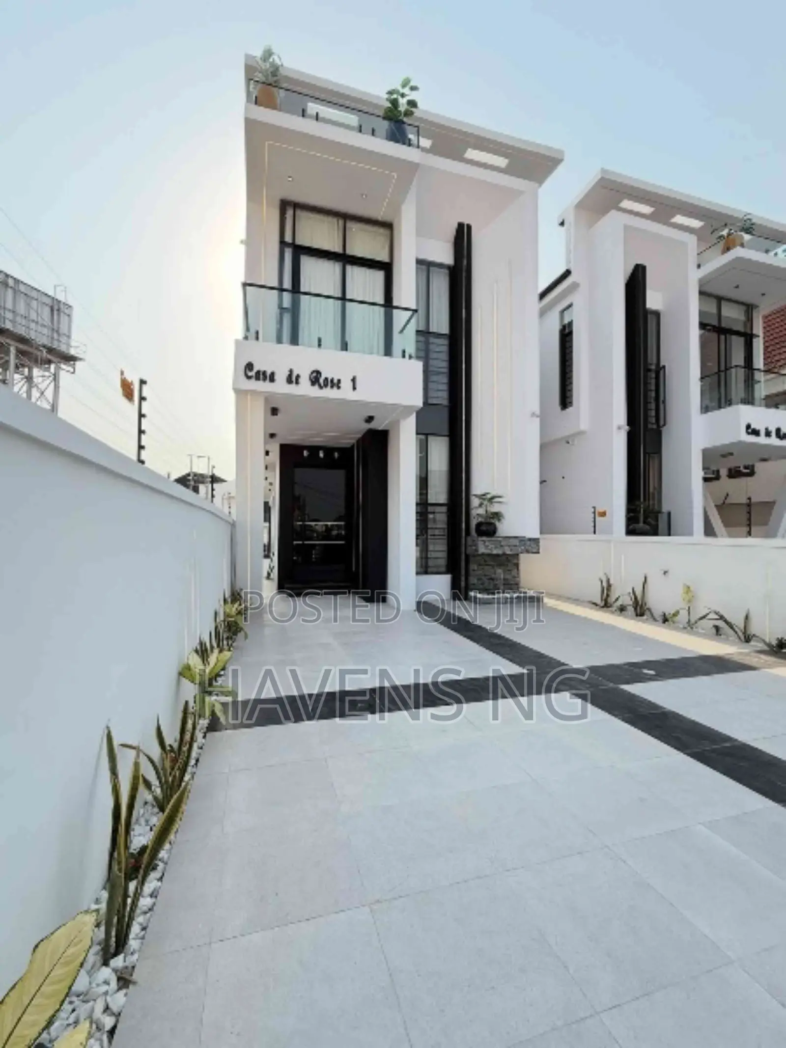 5bdrm Duplex in Ikota for sale in Ikota