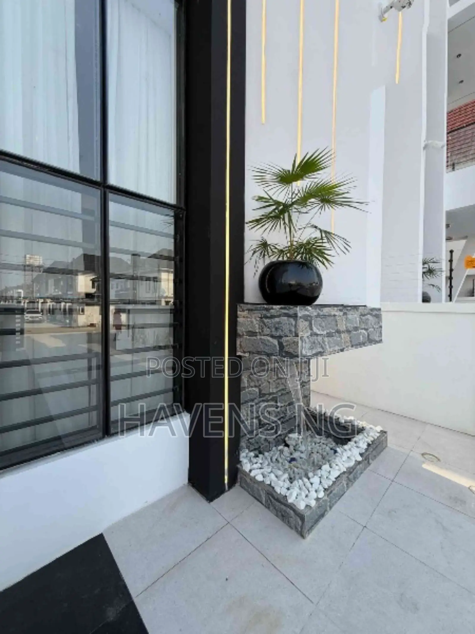 5bdrm Duplex in Ikota for sale in Ikota