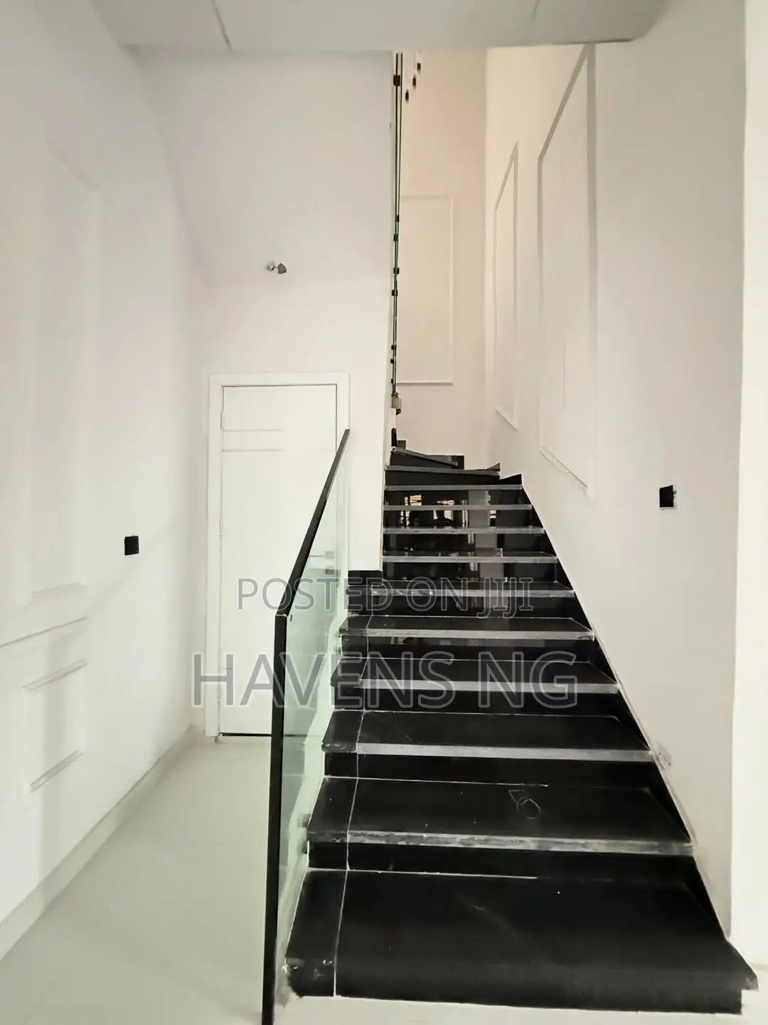 4bdrm Duplex in Ikota for sale in Ikota