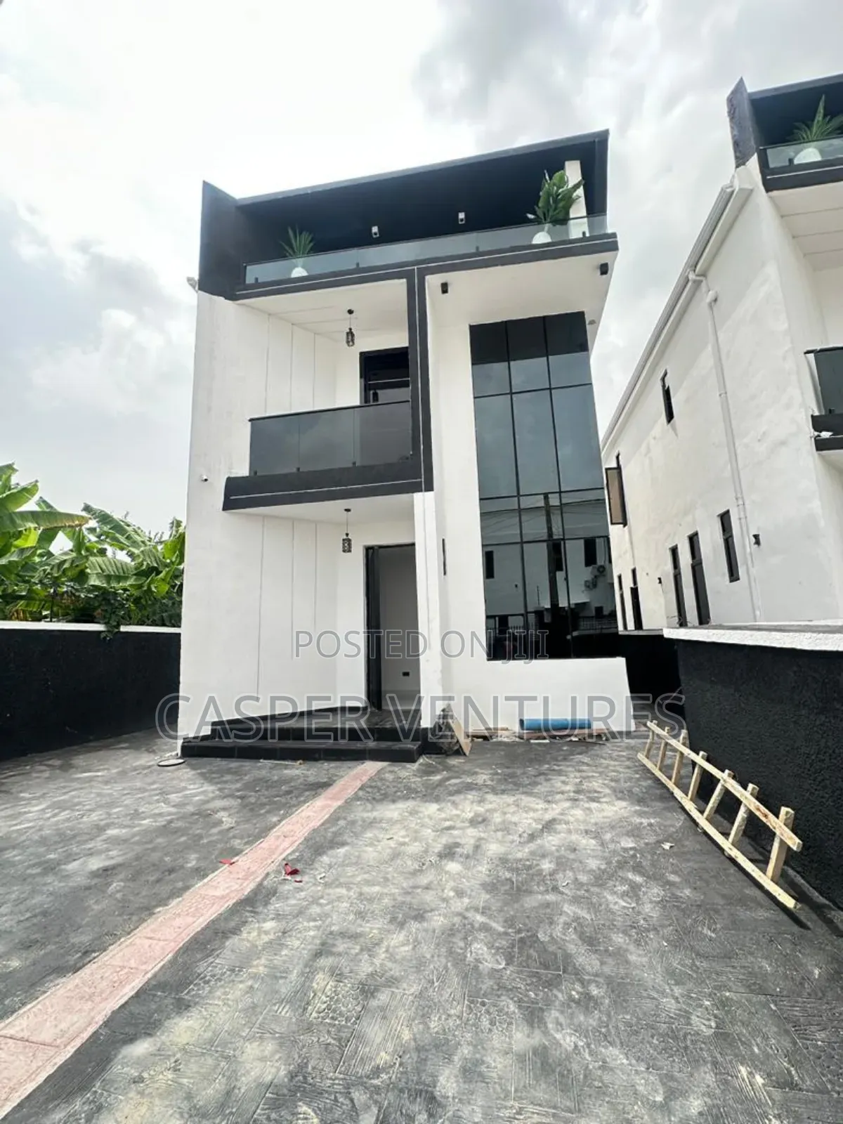 5bdrm Duplex in Blenco, Sangotedo for sale in Sangotedo
