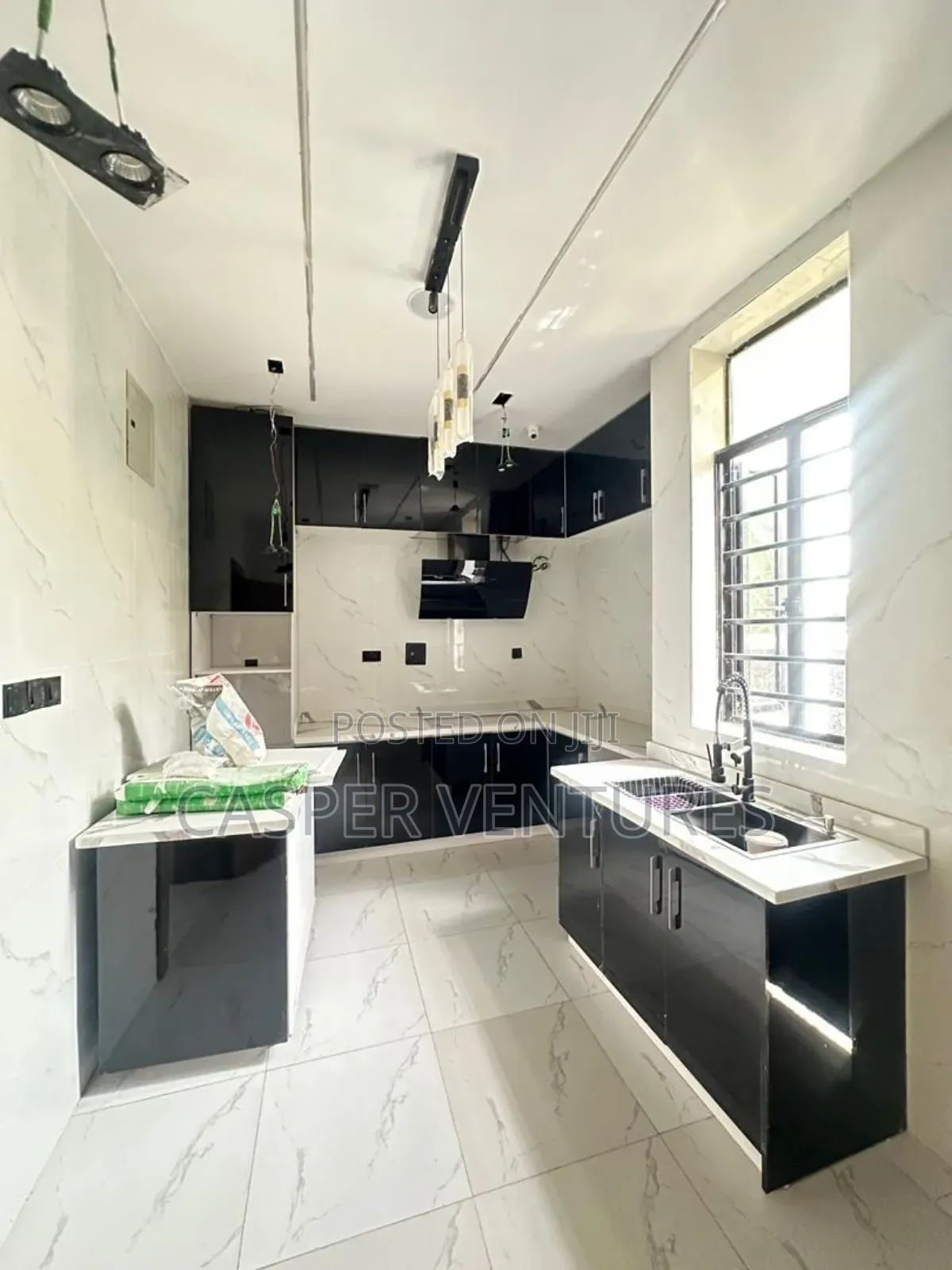 5bdrm Duplex in Blenco, Sangotedo for sale in Sangotedo