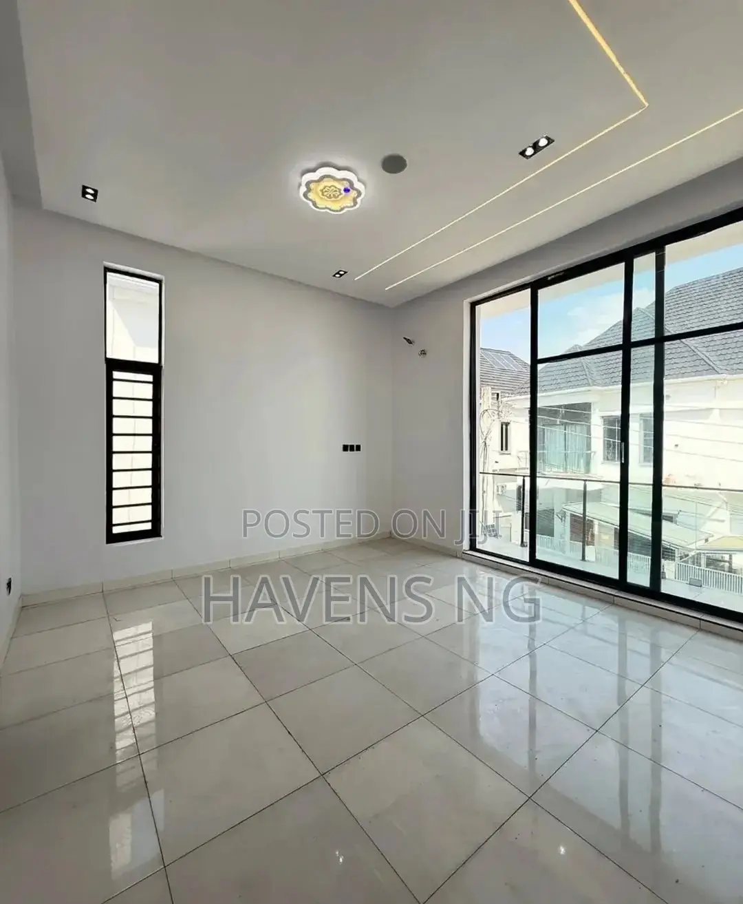 4bdrm Duplex in Ikota for sale in Ikota