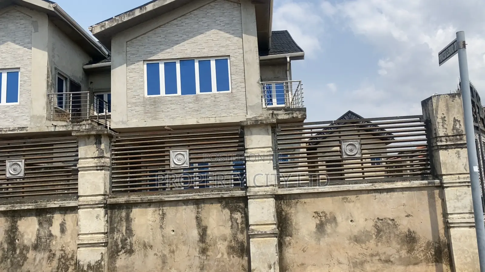 4bdrm Duplex in Valley View Estate, Ikorodu for sale in Ikorodu