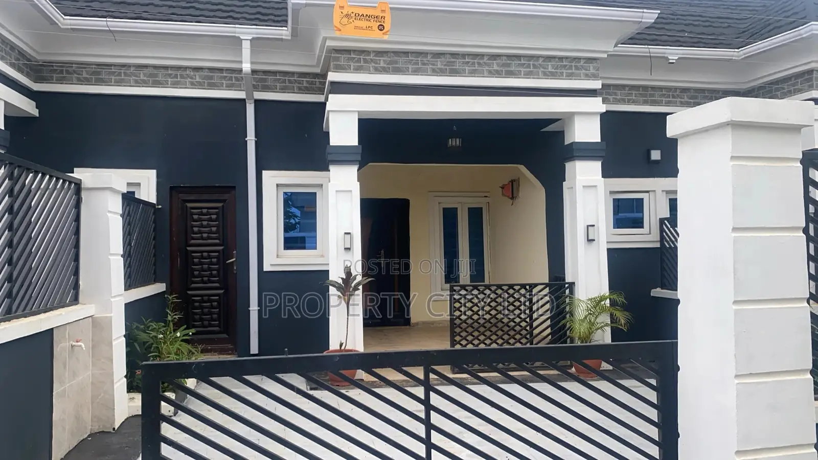 2bdrm Bungalow in Treasure Line, Ikorodu for sale in Ikorodu