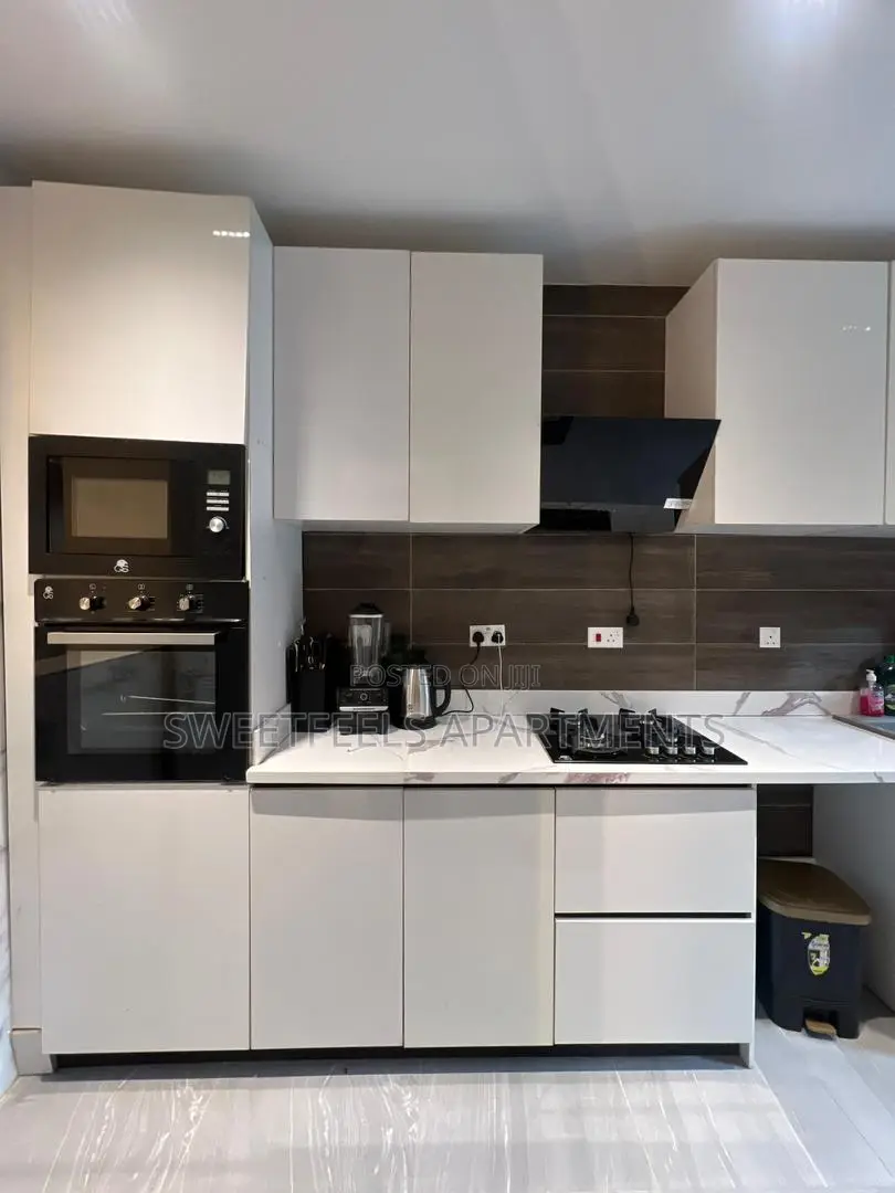 A Brand New Luxury 1 Bedroom With 2 Balconies, Swimming Pool, Gym in Lekki Phase 1