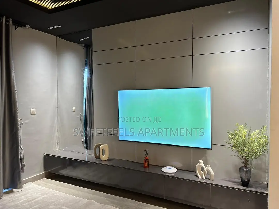 A Brand New Luxury 1 Bedroom With 2 Balconies, Swimming Pool, Gym in Lekki Phase 1