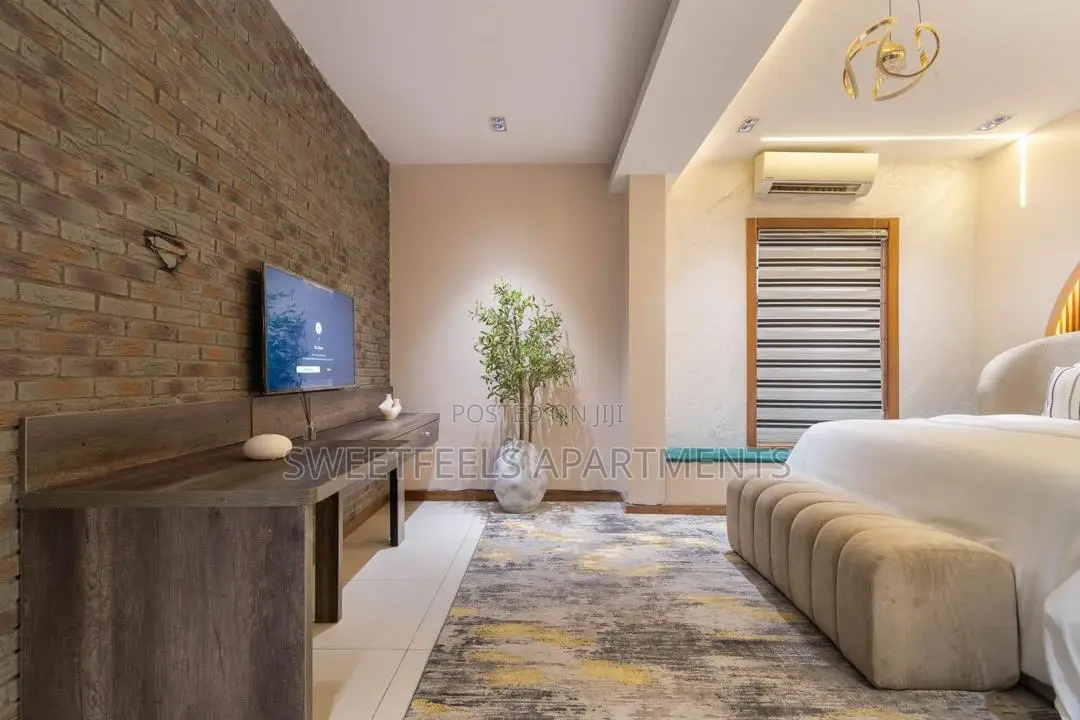 Luxurious One Bedroom Apartment, With a Cinema in Lekki Phase 1
